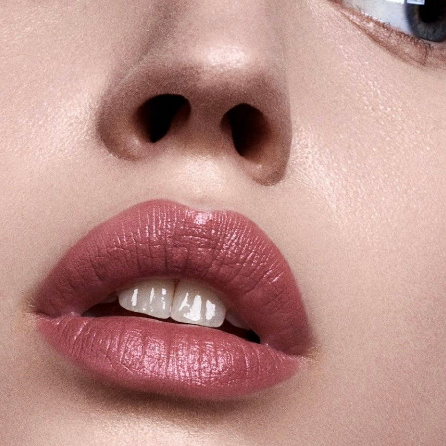 VELVET WEAR LÁPIZ LABIAL EN CREMA MATE #31 COOL NUDE